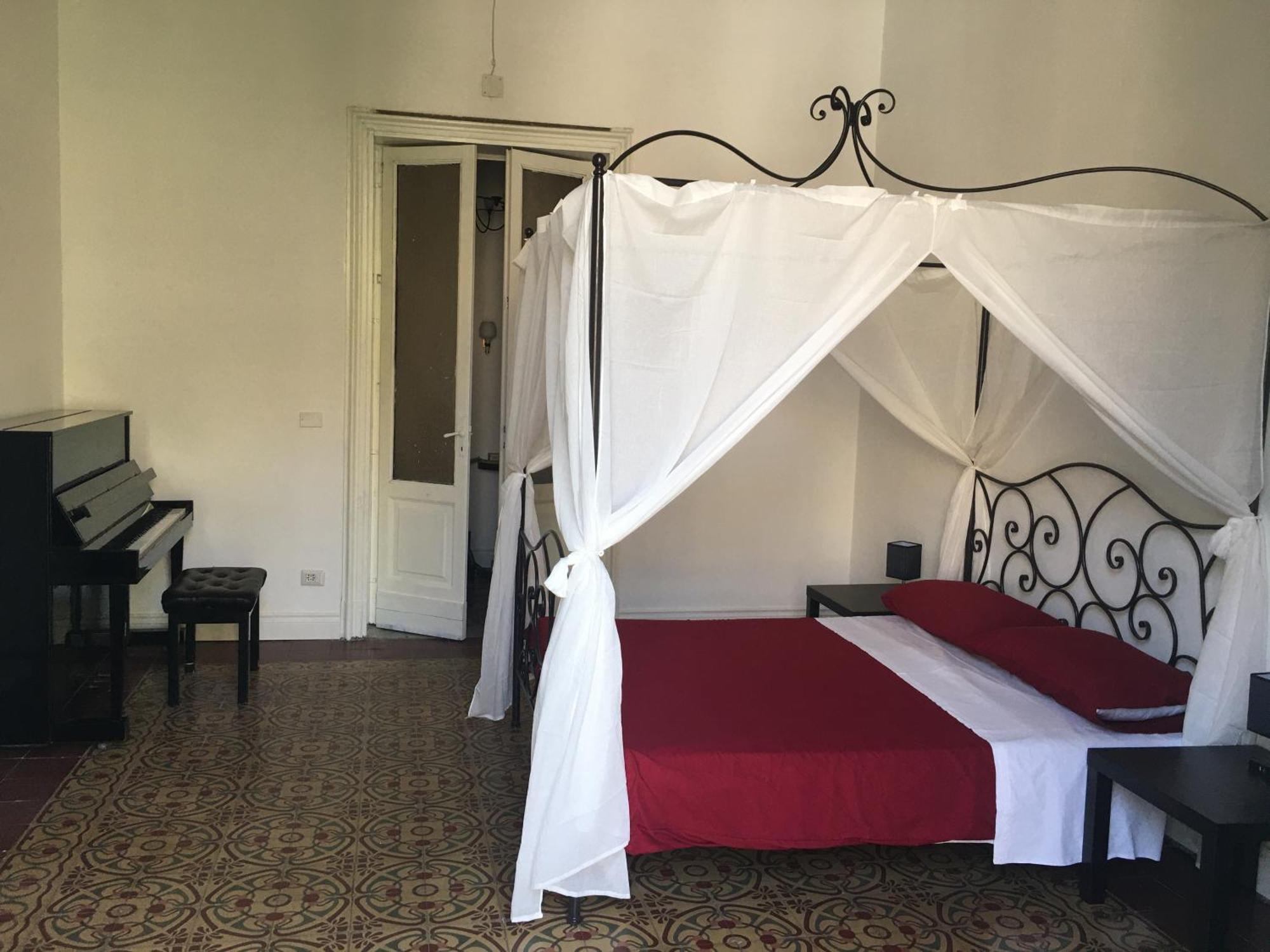 Bohemian Apartment Terrace Downtown Catania Ngoại thất bức ảnh